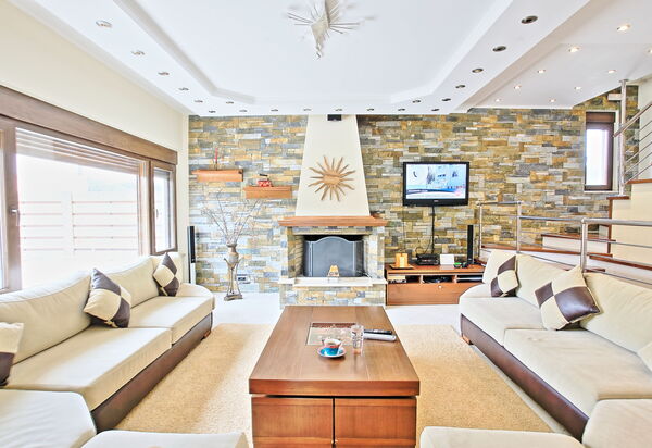 Acharavi Beach Villa: Living Room