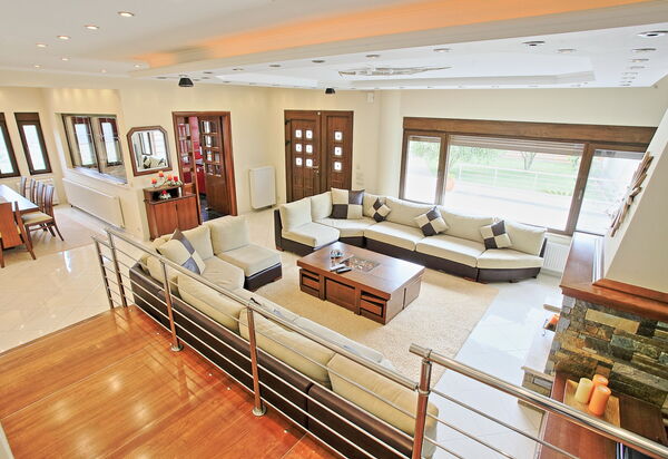 Acharavi Beach Villa: Living Room