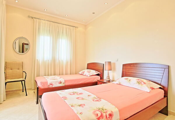 Acharavi Beach Villa: Bedroom