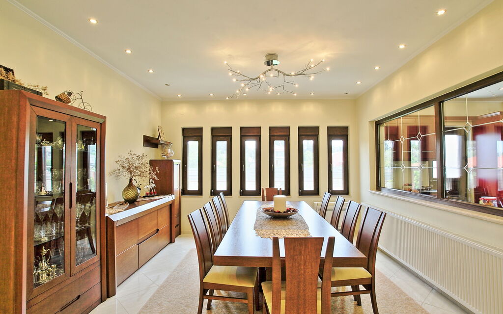 Acharavi Beach Villa: Salle à manger