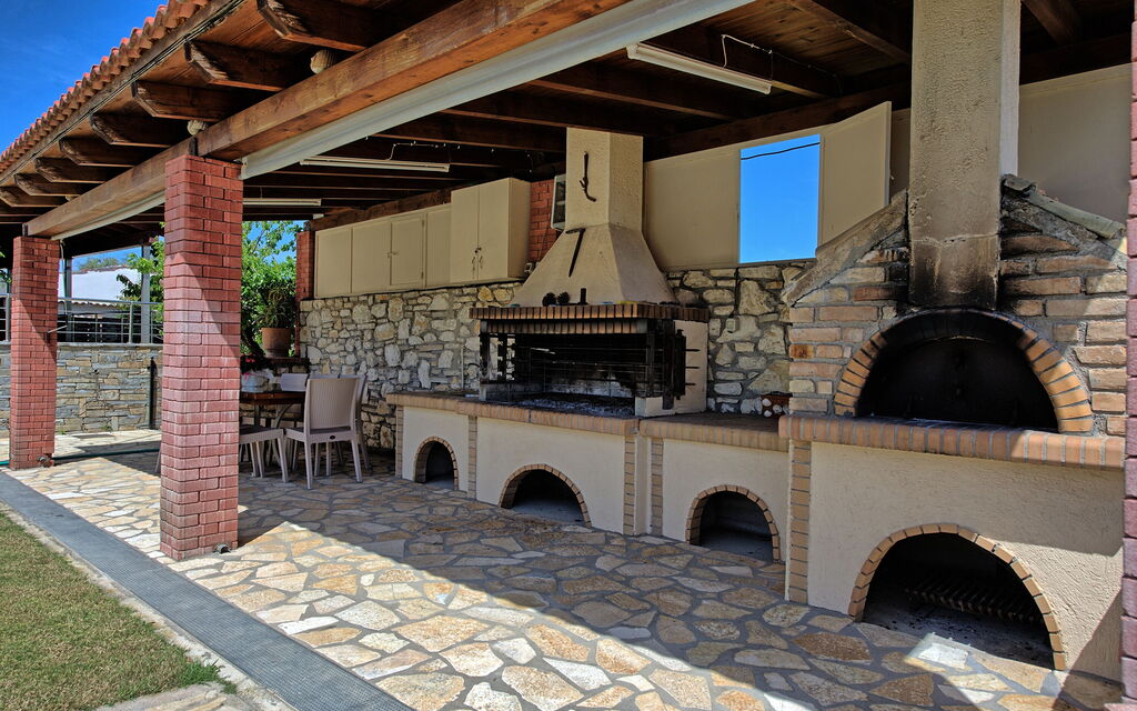 Acharavi Beach Villa: Balcon / Terrasse / Patio, Extérieur