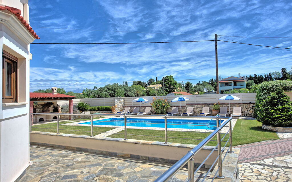 Acharavi Beach Villa: Extérieur