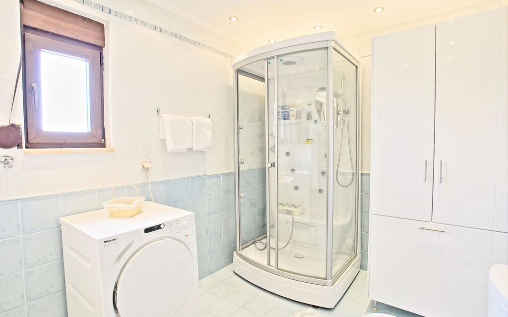 Acharavi Beach Villa: Salle de bain