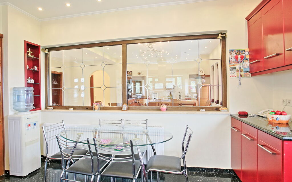 Acharavi Beach Villa: Salle à manger