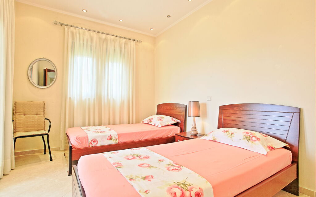 Acharavi Beach Villa: chambre à coucher