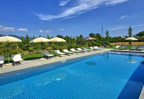 Villa Cangeli: Draussen, Schwimmbad