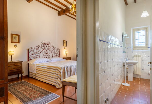 Villa Cangeli: Bad, Schlafzimmer