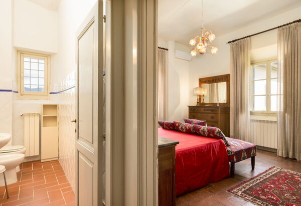 Villa Cangeli: Bad, Schlafzimmer
