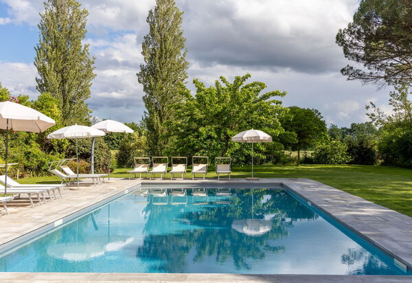 Villa Cangeli: Draussen, Schwimmbad