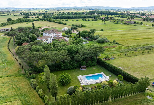 Villa Cangeli: Ansichten, Draussen, Schwimmbad