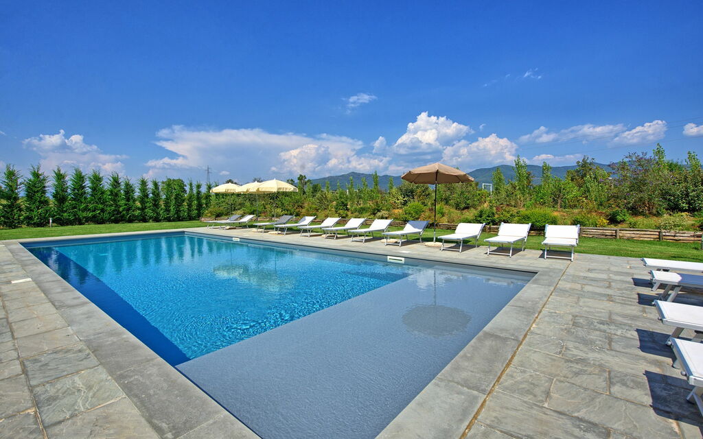 Villa Cangeli: Outdoor, Pool
