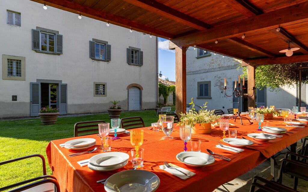 Villa Cangeli: Balcony / Terrace / Patio, Building Exterior, Garden, Outdoor