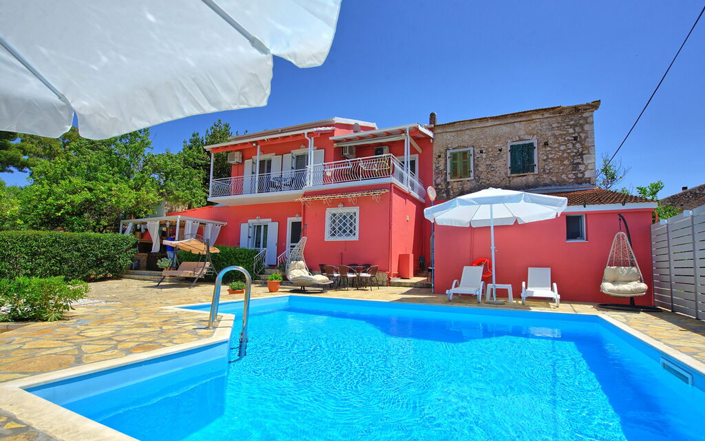 Villa Giador: all'aperto, Piscina