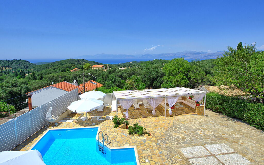 Villa Giador: all'aperto, Piscina