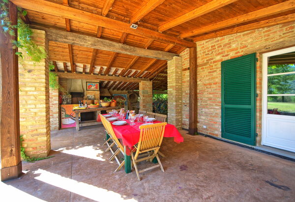 Villa Edo: Esszimmer, Schlafzimmer