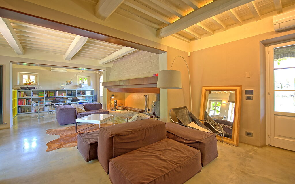 Villa Edo: Living Room