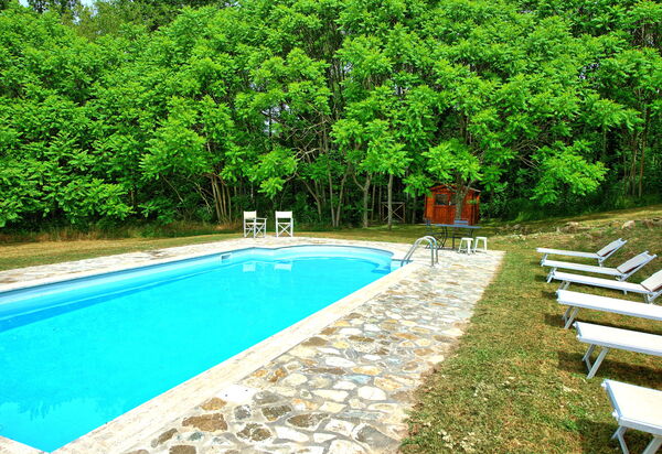 Villa Gualchiere: Draussen, Garten, Schwimmbad