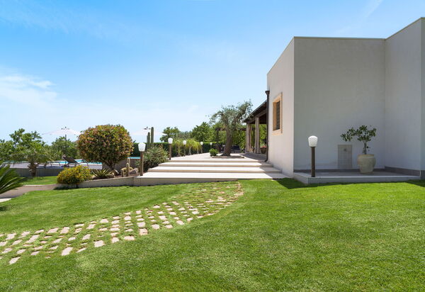 Villa Mara: Draussen, Garten