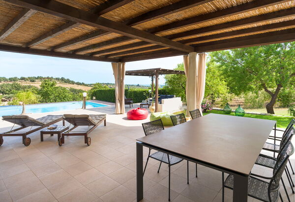 Villa Mara: Balkon / Terrasse / Patio, Draussen, Schwimmbad