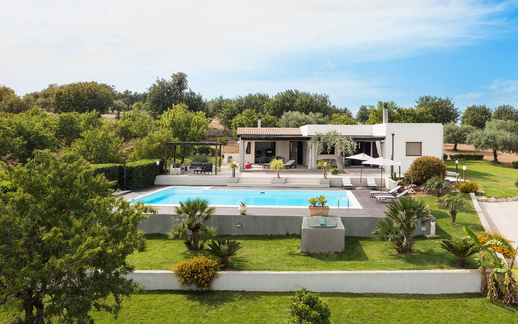 Villa Mara: Extérieur, Jardin, Vues