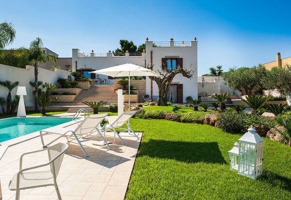 Villa Pigna Bianca: Draussen, Garten, Schwimmbad