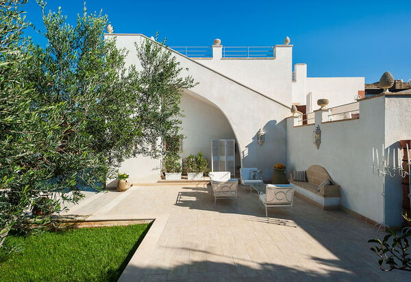 Villa Pigna Bianca: Balkon / Terrasse / Patio, Draussen, Garten