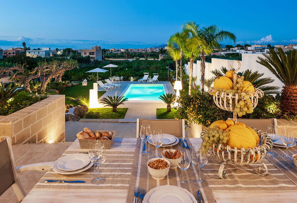 Villa Pigna Bianca: Draussen