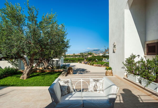 Villa Pigna Bianca: Balkon / Terrasse / Patio, Draussen, Garten