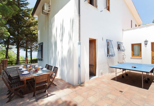 Villa Rocca: Draussen, Garten