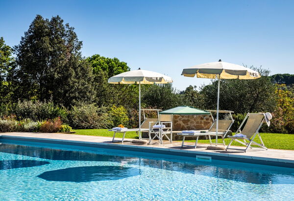 Villa Bonriposo: Outdoor, Pool