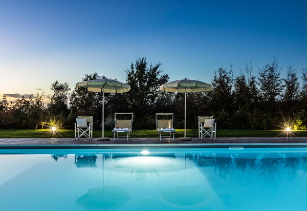 Villa Bonriposo: Outdoor, Pool