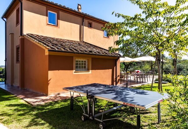 Villa Bonriposo: Building Exterior, Garden, Outdoor