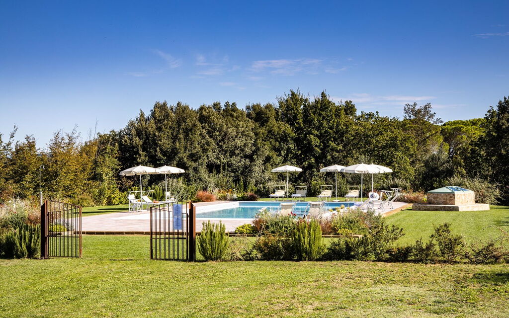 Villa Bonriposo: all'aperto, Piscina