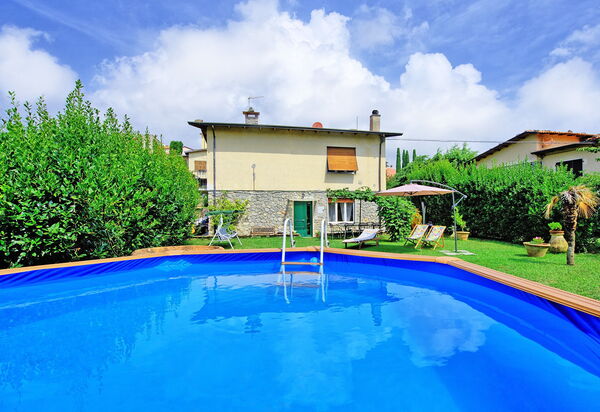 Casa Al Bosco: Schwimmbad