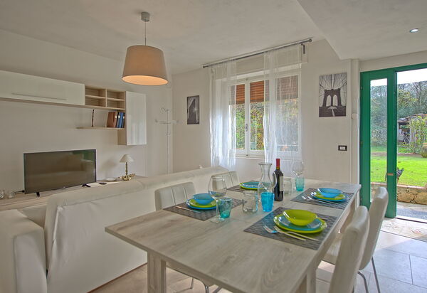 Casa Al Bosco: Esszimmer, Wohnzimmer
