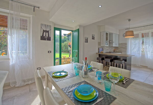 Casa Al Bosco: Esszimmer, Küche