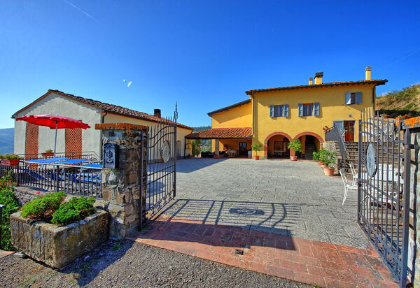 Casalta: Открытый, Экстерьеры