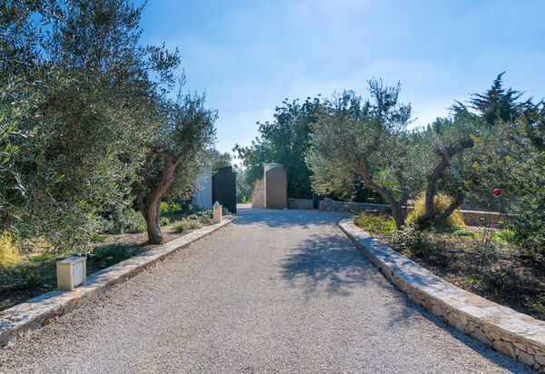 Villa Modigliani: Buitenshuis