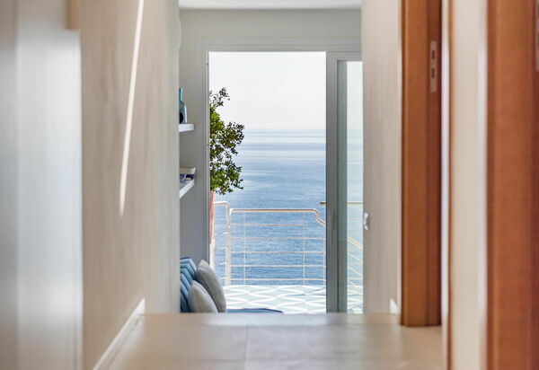 Villa Infinity: Взгляды