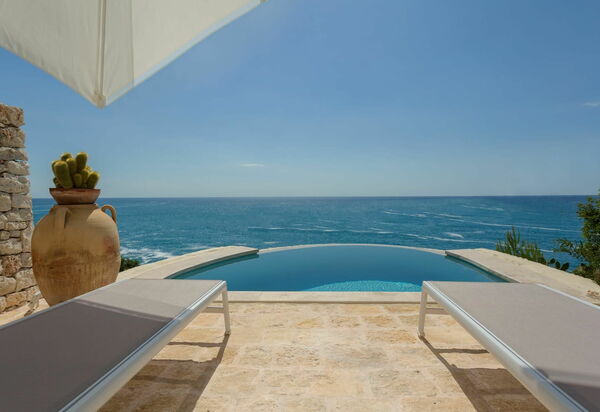 Villa Infinity: Взгляды