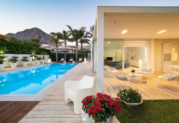 Villa Bellini: Exteriör, slå samman