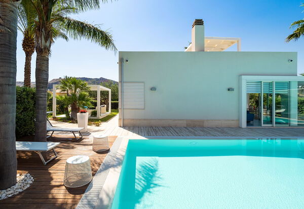 Villa Bellini: Exteriör, slå samman