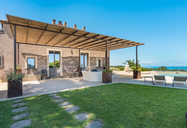 Villa Torre Etnea: Buitenkanten, Buitenshuis, Tuin