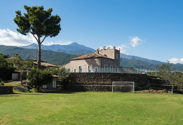 Villa Torre Etnea: Draussen, Garten