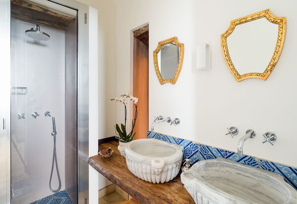 Villa Torre Etnea: Badkamer