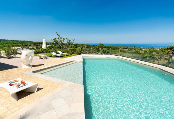 Villa Torre Etnea: Draussen, Schwimmbad