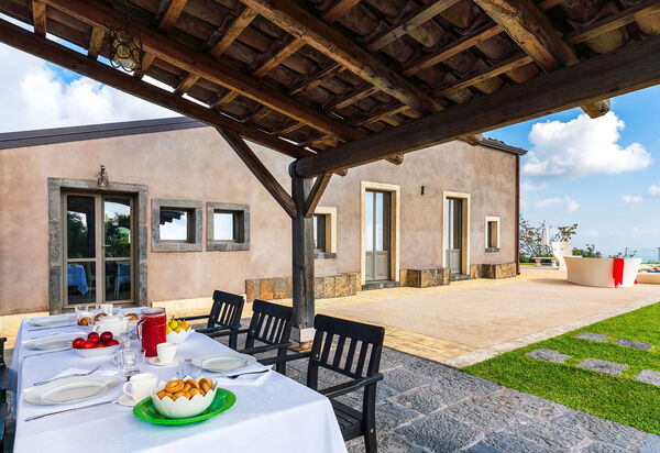 Villa Torre Etnea: Balkon / Terrasse / Patio