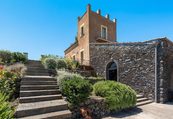 Villa Torre Etnea: Buitenkanten, Buitenshuis