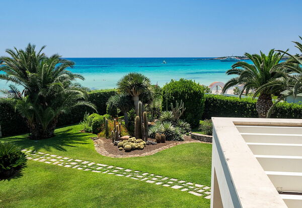 Villa La Plage: Ansichten, Draussen, Garten