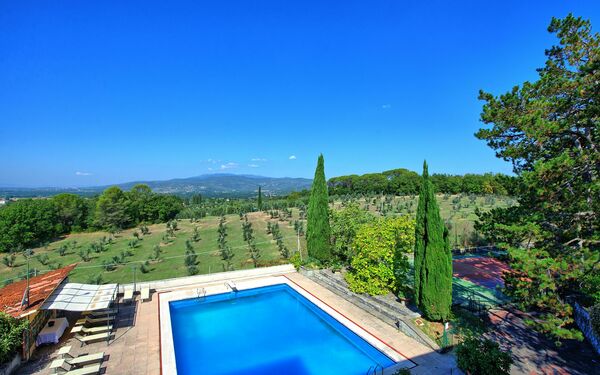Villa Cuculo: Garden, Pool